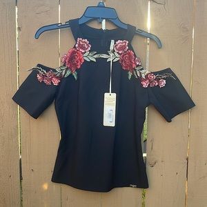 BLACK FLORAL TOP!